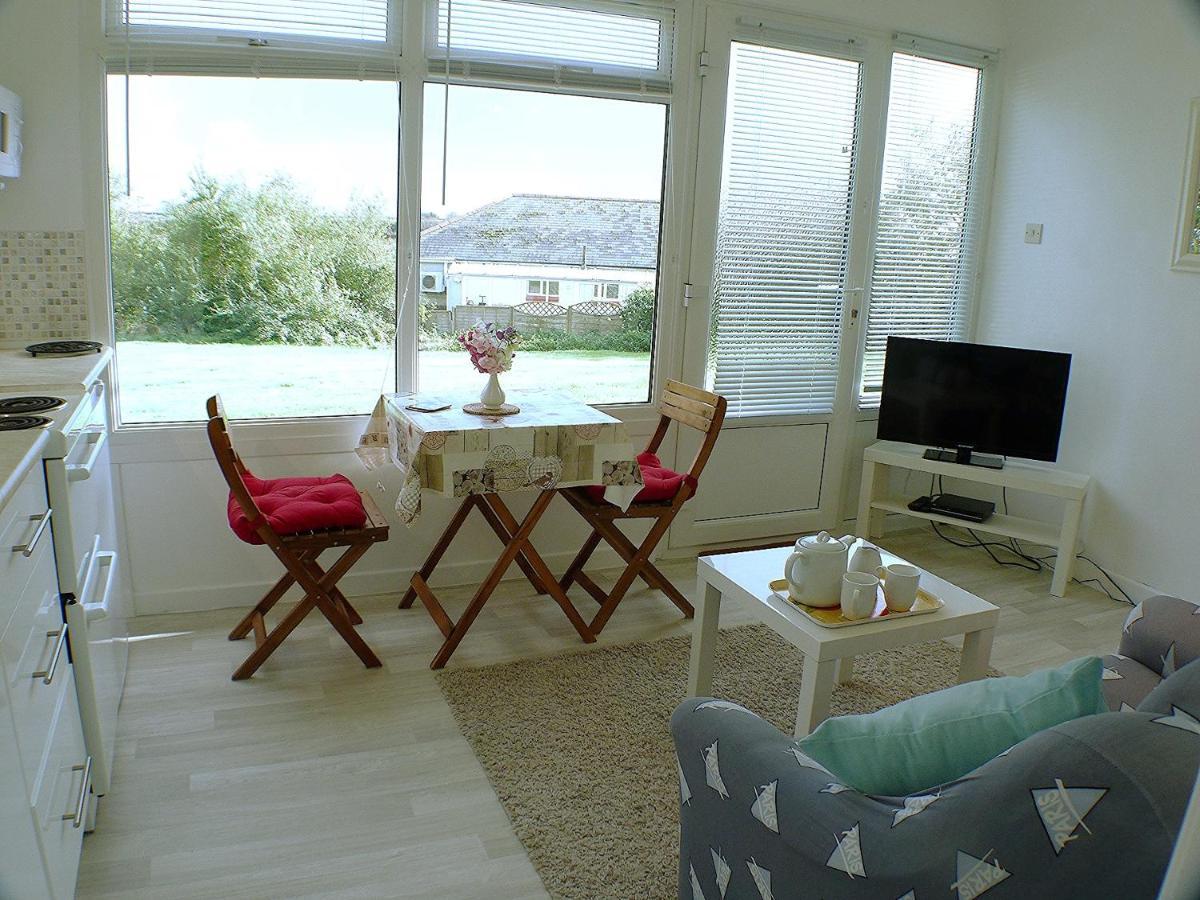 Chalet For Two - Dartmouth Extérieur photo