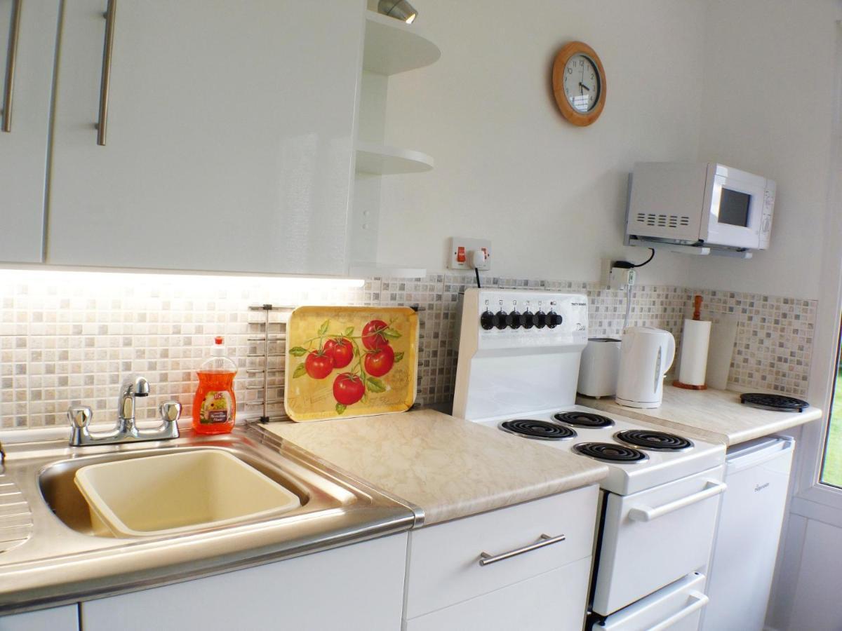 Chalet For Two - Dartmouth Extérieur photo