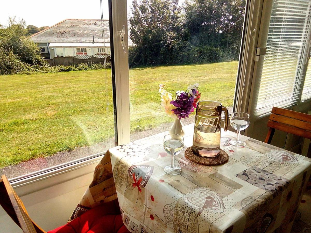 Chalet For Two - Dartmouth Extérieur photo