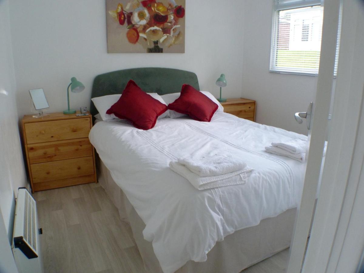 Chalet For Two - Dartmouth Extérieur photo